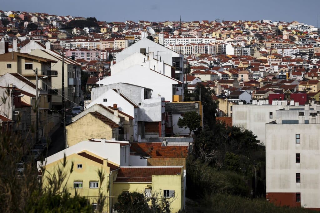 Taxa de juro na habitação cai em fevereiro pela 1 ª vez em dois anos